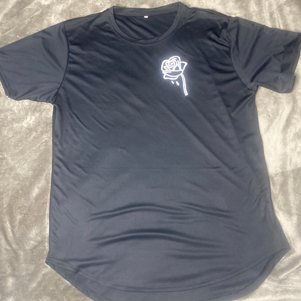 Black Tee